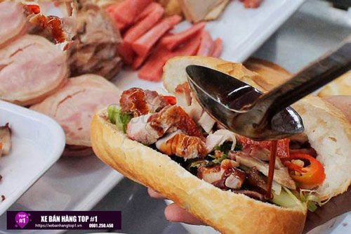 Nước sốt ăn kèm bánh mì heo quay